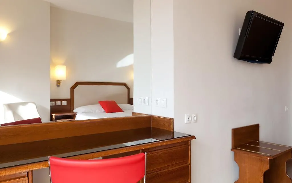 Senator Barajas Hotel Madrid
