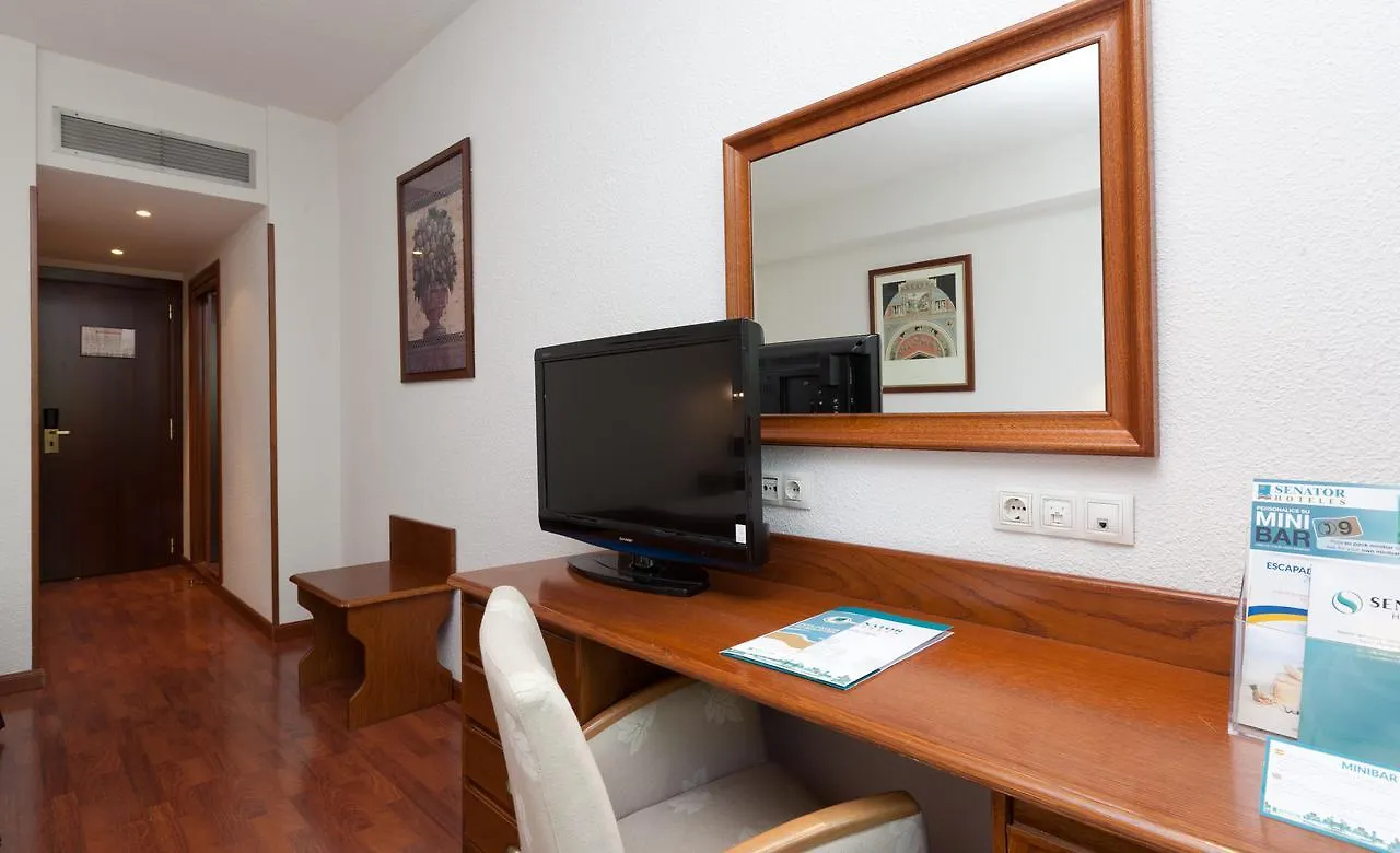 Senator Barajas Hotel Madrid 4*,